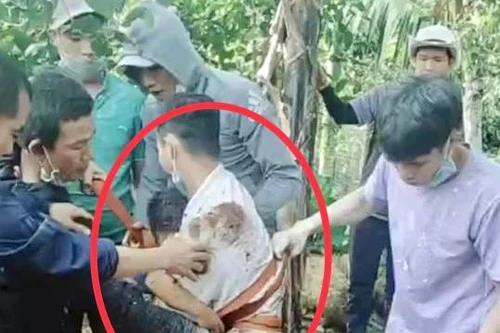 Hồi hộp xem cảnh nhóm thợ sơn hợp lực cứu cháu bé rơi xuống giếng nước sâu 20m