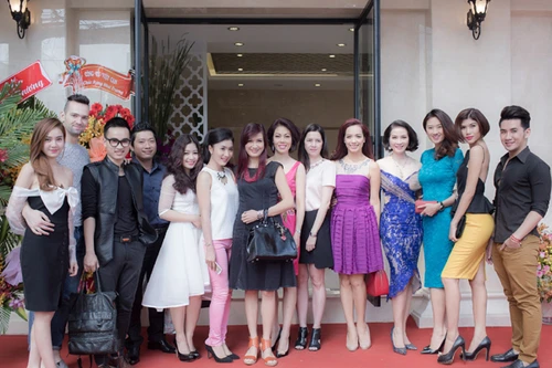 Dàn sao hội tụ chúc mừng MC Thanh Mai