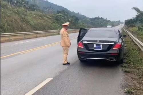 Phát hiện hàng chục lái xe che biển số, né phạt “nguội” vi phạm tốc độ trên cao tốc