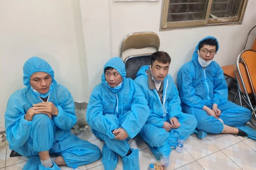 (Video) Bắt giữ 4 đối tượng người Trung Quốc nhập cảnh trái phép vào Việt Nam