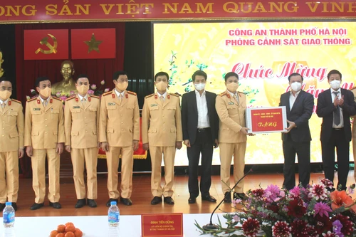 Lực lượng Cảnh sát giao thông, CATP Hà Nội góp phần xứng đáng vào sự phát triển kinh tế - xã hội của Thủ đô