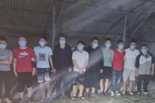 Tạm giữ 10 đối tượng người nước ngoài nhập cảnh trái phép vào Việt Nam