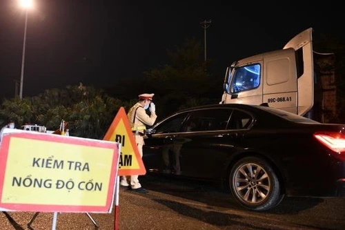 Xử lý nghiêm đua xe trái phép và vi phạm chở quá tải trọng dịp Tết Nguyên đán Tân Sửu 2021