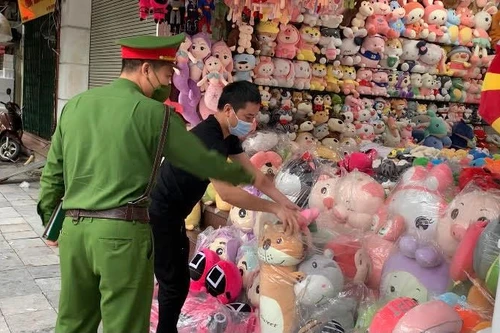 Không để quán bar, bóng cười hoạt động trái phép tại phố cổ mùa dịch