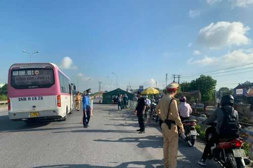 Kiểm soát chặt từ 22 chốt cửa ngõ Thủ đô, không để dịch Covid-19 xâm nhập 