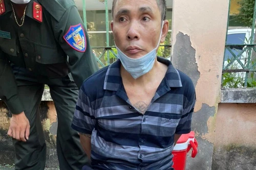 Bắt đối tượng có 5 tiền án giấu ma tuý... trong quần lót