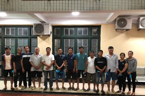 Hót trọn ổ “ cát tặc” trong đêm mưa bão giữa mùa Covid-19