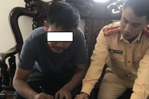 Phạt 17 triệu, tước bằng 6 tháng vì đi ngược chiều trên đường cao tốc