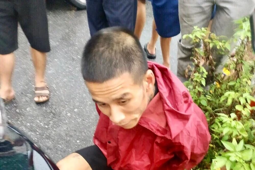 CSGT và người dân phối hợp quật ngã, bắt giữ trộm xe SH