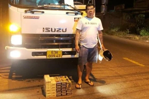 Liên tiếp lợi dụng xe luồng xanh vận chuyển hàng nghìn bao thuốc lá nhập lậu