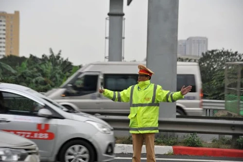 Gỡ những “nút thắt” ùn tắc tại các tuyến cửa ngõ ra vào Thủ đô