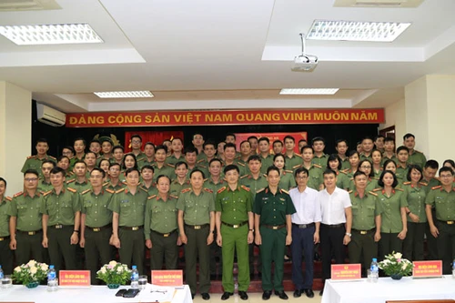 Đào tạo, triển khai đường truyền, bảo mật và xác thực dự án Cơ sở dữ liệu quốc gia về dân cư