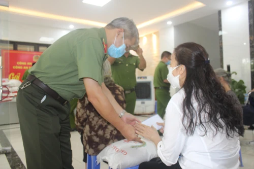 Tiếp thêm sức mạnh cho người dân vượt qua đại dịch Covid-19