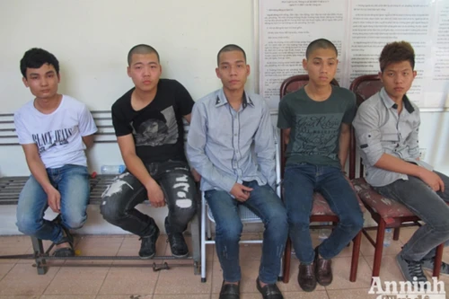  Đòi nợ bằng "bom" mắm tôm trộn dầu luyn