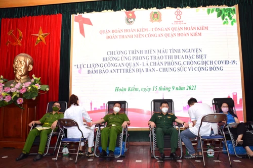 Trao những giọt máu nghĩa tình cứu người trong mùa Covid-19