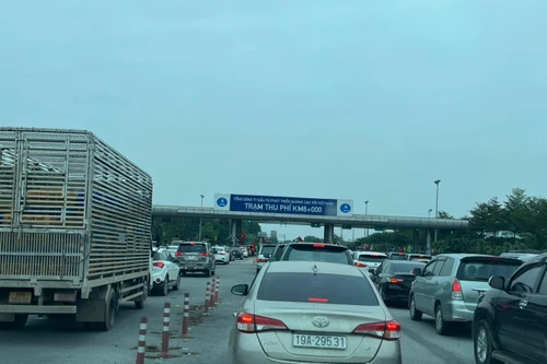 Cục Cảnh sát giao thông yêu cầu xả trạm thu phí khi xảy ra ùn tắc sau Tết