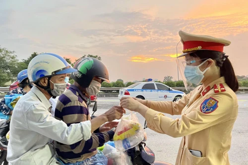 Xử lý nghiêm tham nhũng, tiêu cực trong mua bán thiết bị, vật tư phòng, chống dịch Covid-19