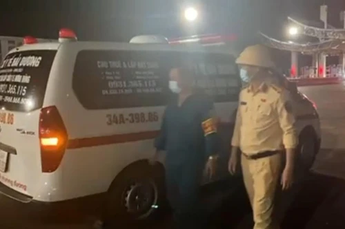 Giả bệnh nhân, thuê xe cứu thương “thông” chốt kiểm dịch Covid-19