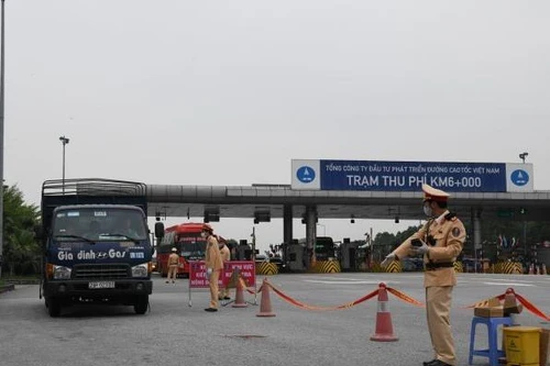 Tổng kiểm tra, xử lý nghiêm xe quá tải trên toàn quốc