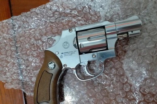 Giấu súng trong cốp xe máy để qua chốt phòng chống dịch Covid-19