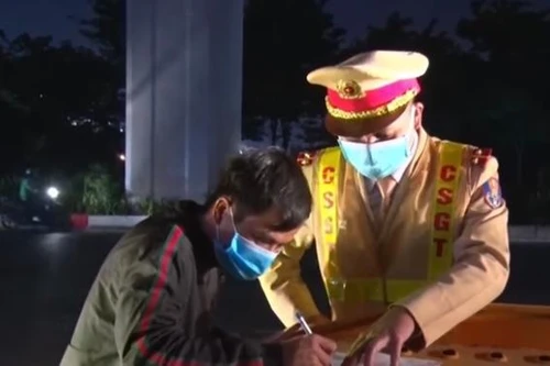 Mật phục truy "nóng" xe quá tải trong đêm