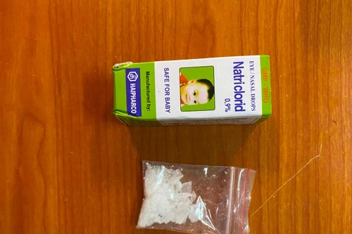 Ra khu vực phong tỏa phòng chống dịch Covid-19 chờ bạn ném ma túy ra ngoài để sử dụng