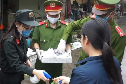 Hà Nội: Xử phạt 11 trường hợp không đeo khẩu trang phòng dịch Covid tại phố cổ