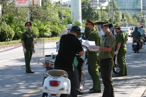 Kiểm soát chặt người đi đường để mở rộng “vùng xanh”, an toàn “vùng đỏ”