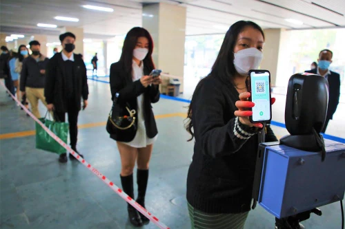 Bài 1: Khởi sắc tại các điểm trung chuyển khách lớn ở Thủ đô