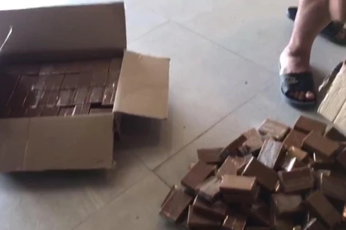 Kiểm soát dịch Covid-19, phát hiện hàng trăm miếng cao ngựa không rõ nguồn gốc 