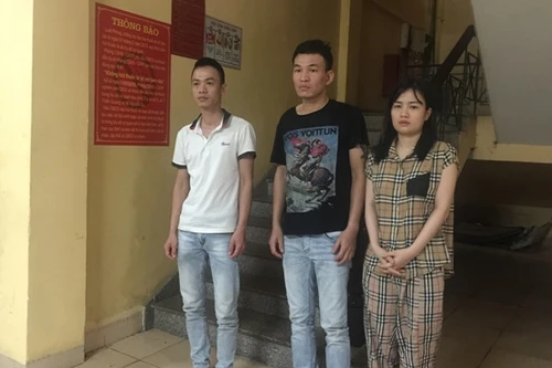 Bắt đàn em của Đông “ Ti Mo” thu giữ súng, ma túy và hàng loạt dao kiếm