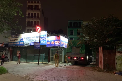 Cảnh sát giao thông kiên quyết xử lý lái xe chở quá trọng tải hơn 200% 