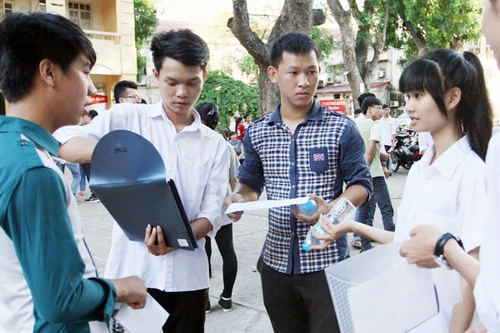 Môn Toán: Nhiều thí sinh rời phòng thi sớm