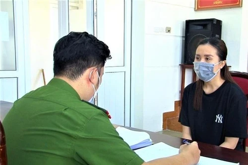 Giao dịch cho vay lãi nặng thế chấp bằng hình ảnh khiêu dâm có hợp pháp?