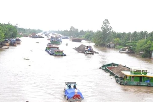 Uống rượu bia lái tàu thủy, thuyền có thể bị phạt tới 40 triệu đồng