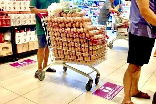 Đầu cơ hàng hóa bán giá cao trong mùa dịch có thể bị phạt tù tới 15 năm