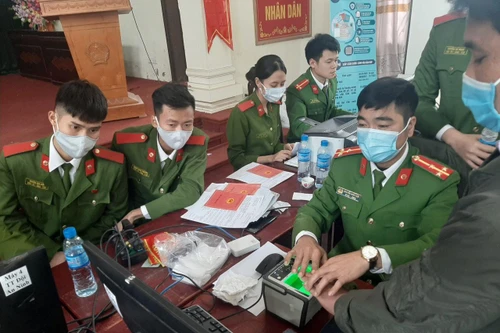 Người xác định lại giới tính sẽ được làm Thẻ căn cước công dân gắn chíp như thế nào?