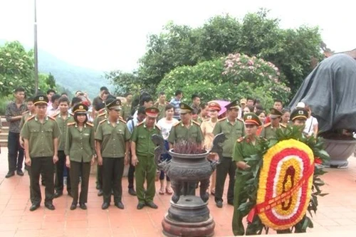 Công đoàn CATP Hà Nội tổ chức về nguồn