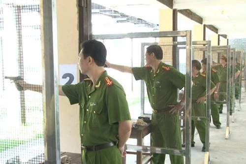 Khai mạc Giải bắn súng ngắn quân dụng Báo ANTĐ năm 2015