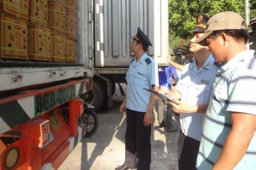 Bị cán bộ hải quan nhũng nhiễu, gọi số 19009299