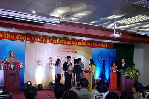 Trao giải Liên hoan phát thanh tuyên truyền "Năm trật tự văn minh đô thị 2016"