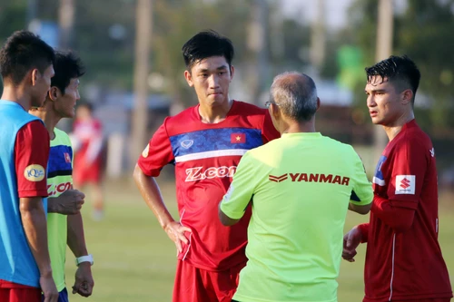 HLV Park Hang-seo "phổ cập" sơ đồ 3-4-3 cho đội hình dự bị của U23 Việt Nam