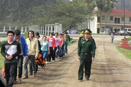 Bắt giữ đối tượng đưa người ra nước ngoài trái phép