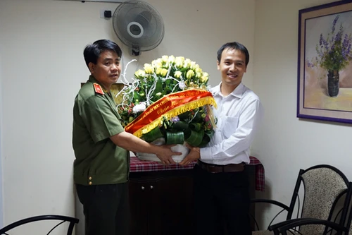 Giám đốc CATP chúc mừng Hội Thánh Tin lành Hà Nội