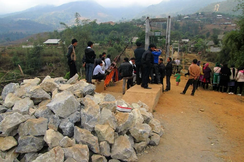 Giám định ốc neo, thép đứt gãy để xác định nguyên nhân vụ sập cầu treo