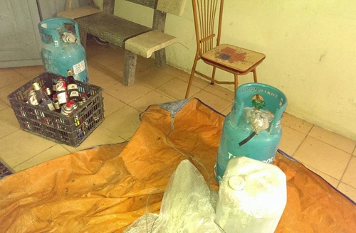 Hai anh em ruột dùng "bom" xăng, gas chống người thi hành công vụ