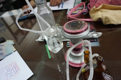 Giấu ma túy trong người, giả vờ bị “đao” khi gặp Công an