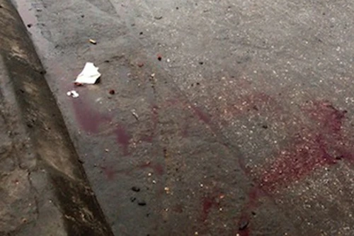 Hàng chục đối tượng hỗn chiến trước cổng chợ Hạ Long 2