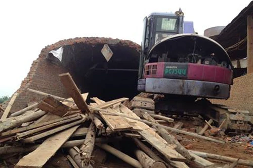 Sập lò gạch, 1 người chết, 2 người bị thương