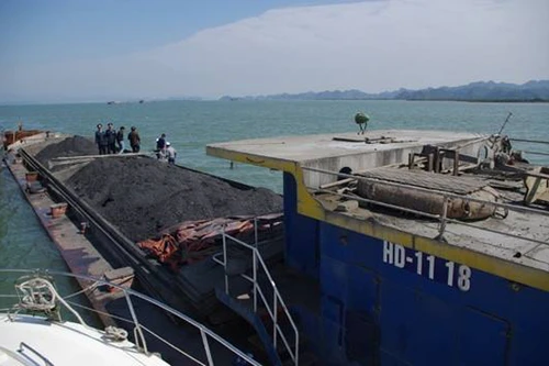 800 tấn “vàng đen” bị bắt giữ trên biển Quảng Ninh